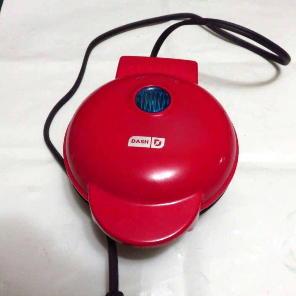 Dash Mini Waffle Maker, 4 Inch Nonstick, Chaffle Maker, Red.